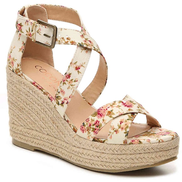 COCONUTS BY MATISSE GRACE FLORAL IVORY WEDGE SAND - Picture 1 of 6